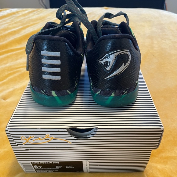 Nike Kobe XI - Picture 4 of 6